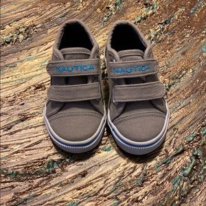 Nautica Boys Infant Toddler size 5 Slip Velcro